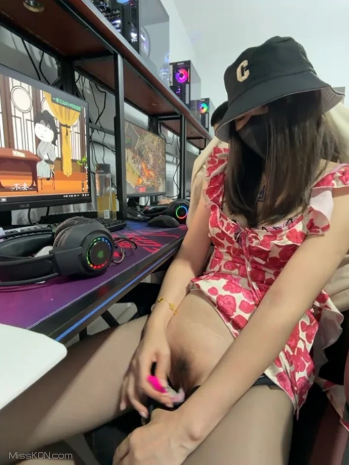 Lucky-cat88: 露出小美女 挑战公共场合露出 高尔夫球场 网吧 出租车 #01 (69 photos + 13 videos) – Page 2