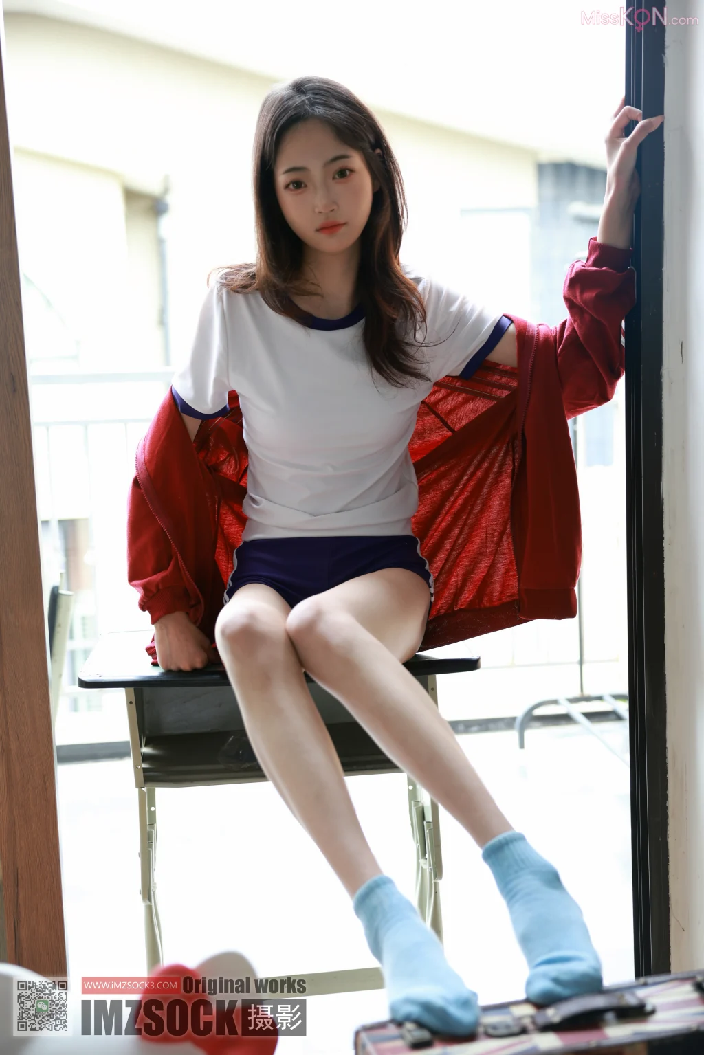 [MZSOCK爱美足] No.356: 梓馨 (114 photos + 1 video)