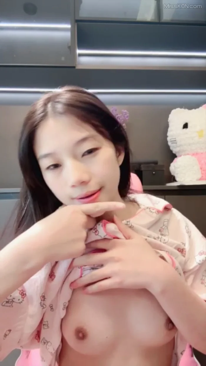 吧啦: 清纯少女下海 边跳边脱光光 (42 photos + 4 videos) – Page 2