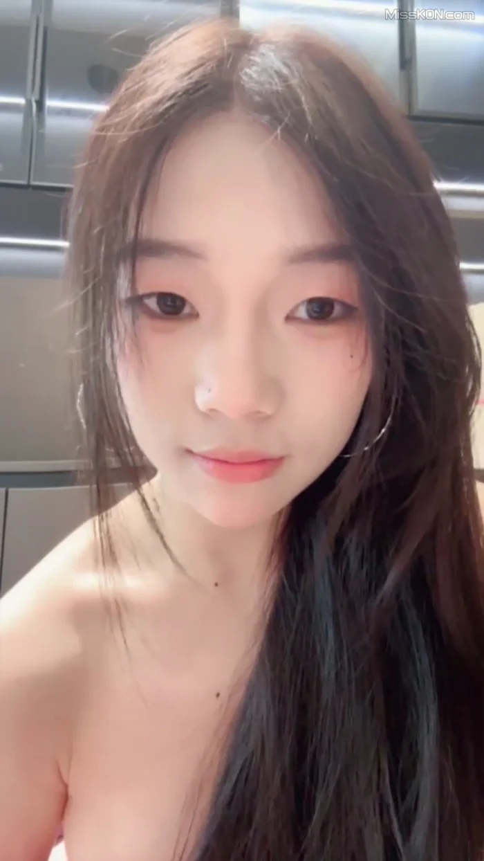 吧啦: 清纯少女下海 边跳边脱光光 (42 photos + 4 videos) – Page 2