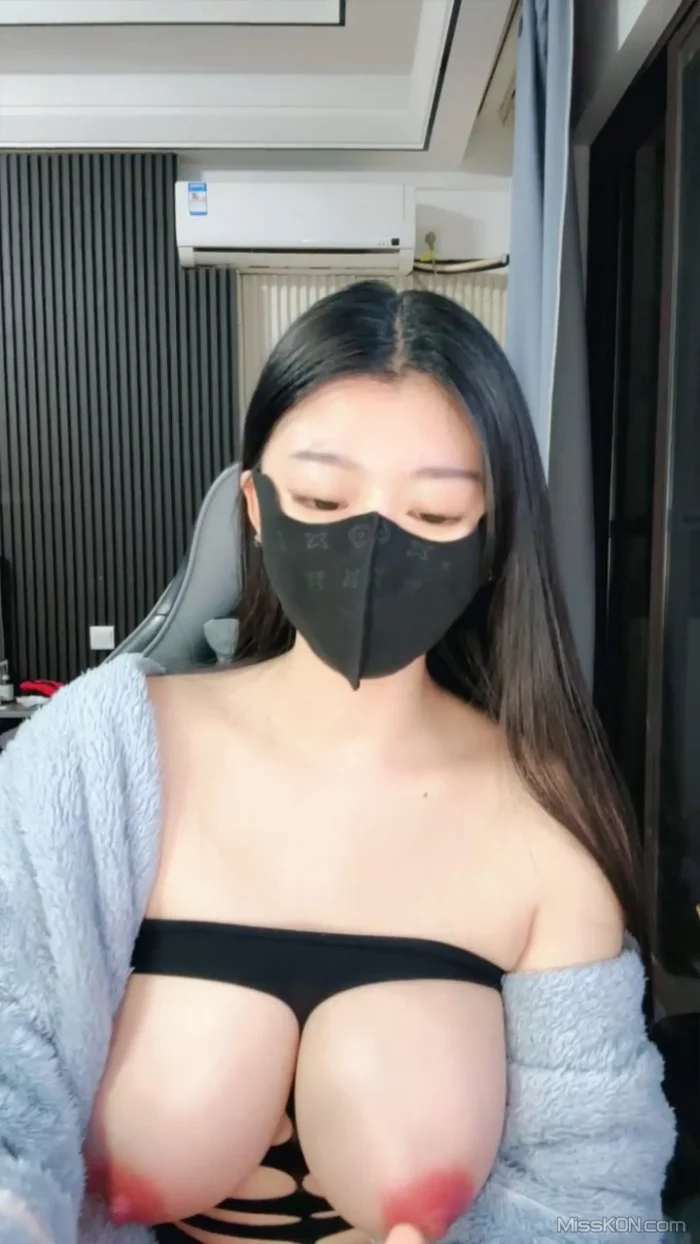 大萌妹F: 瞳孔海啸 稀有G乳 罕见波霸学妹摇舞奶子狂甩 (39 photos + 5 videos)