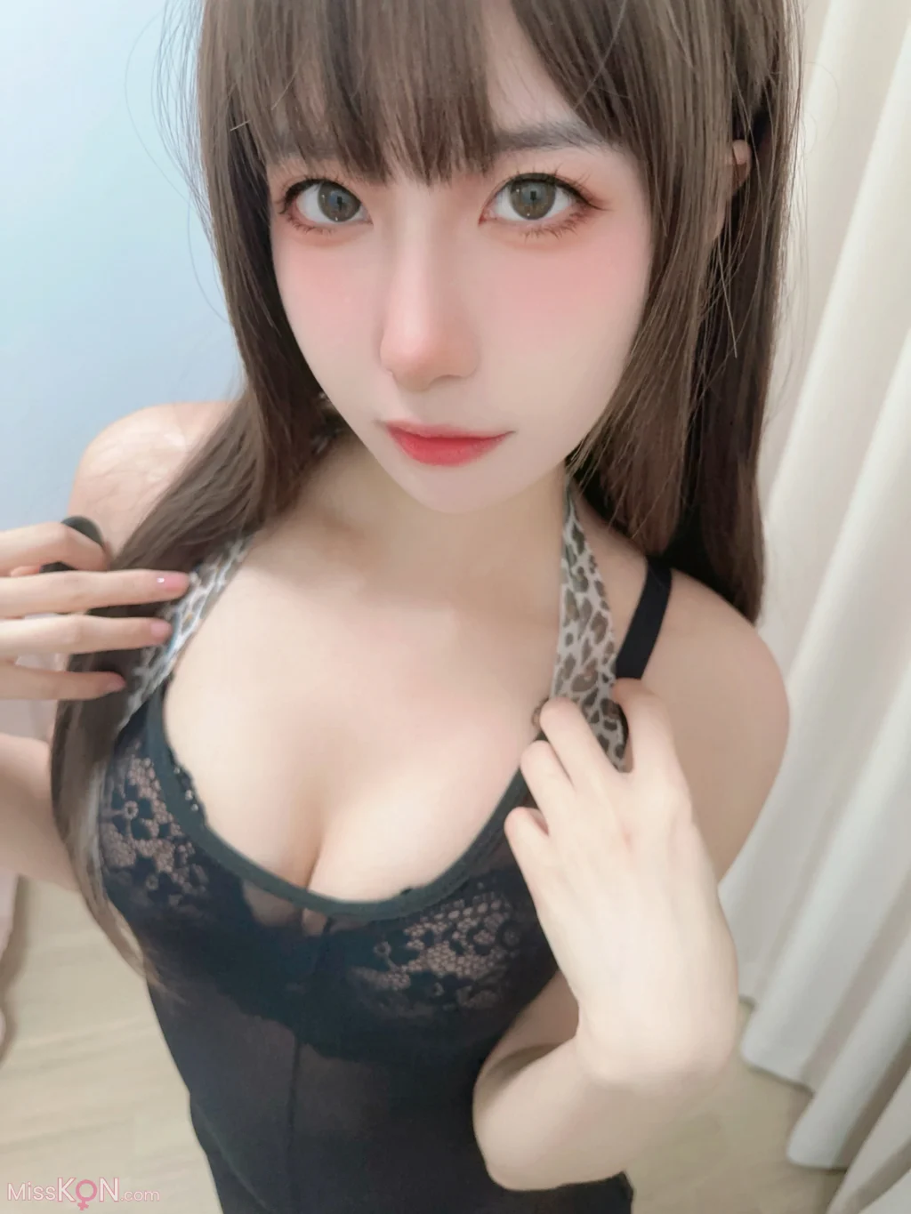 Coser@布丁大法 (Pudding Dafa): 黑丝一线天 (19 photos + 3 videos)