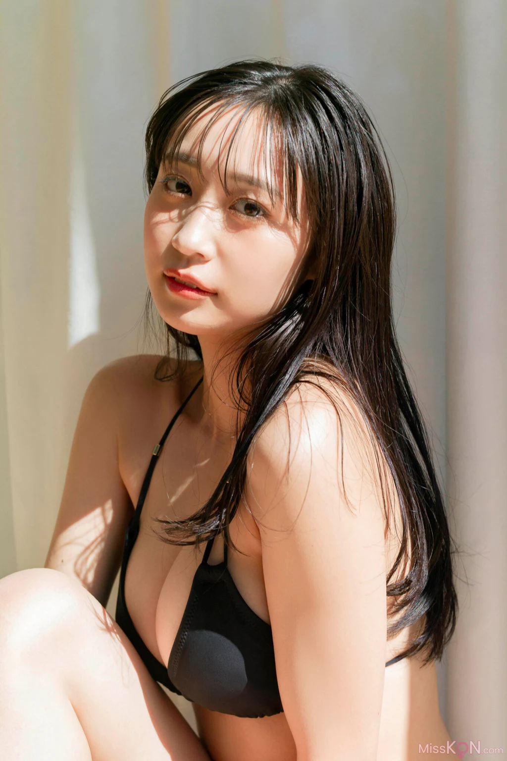 [JP] Aoi Mizobata (溝端葵): FRIDAYデジタル写真集 夏のはじめ (71 photos) – Page 2