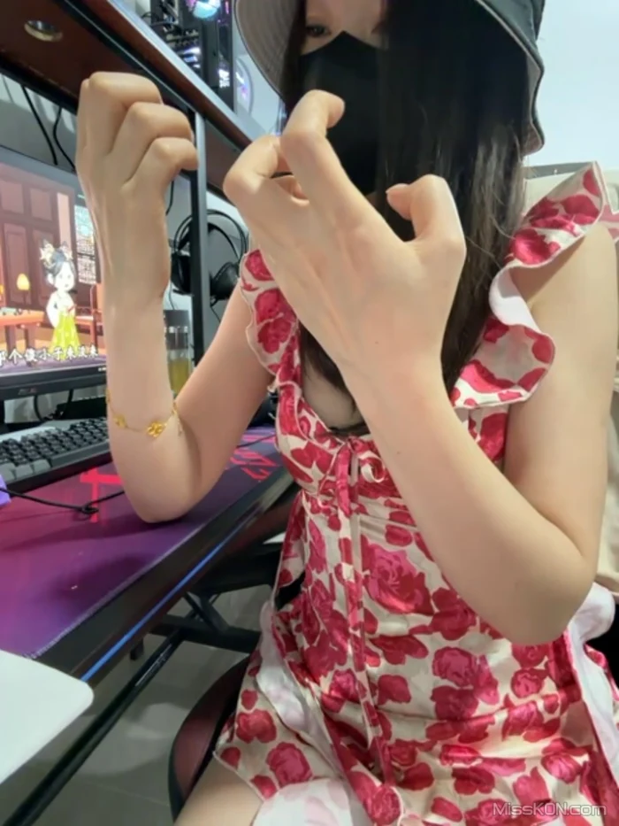 Lucky-cat88: 露出小美女 挑战公共场合露出 高尔夫球场 网吧 出租车 #04 (44 photos + 11 videos) – Page 2
