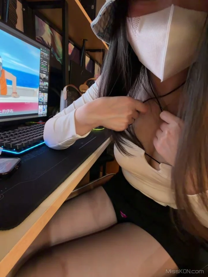 Lucky-cat88: 露出小美女 挑战公共场合露出 高尔夫球场 网吧 出租车 #04 (44 photos + 11 videos) – Page 2