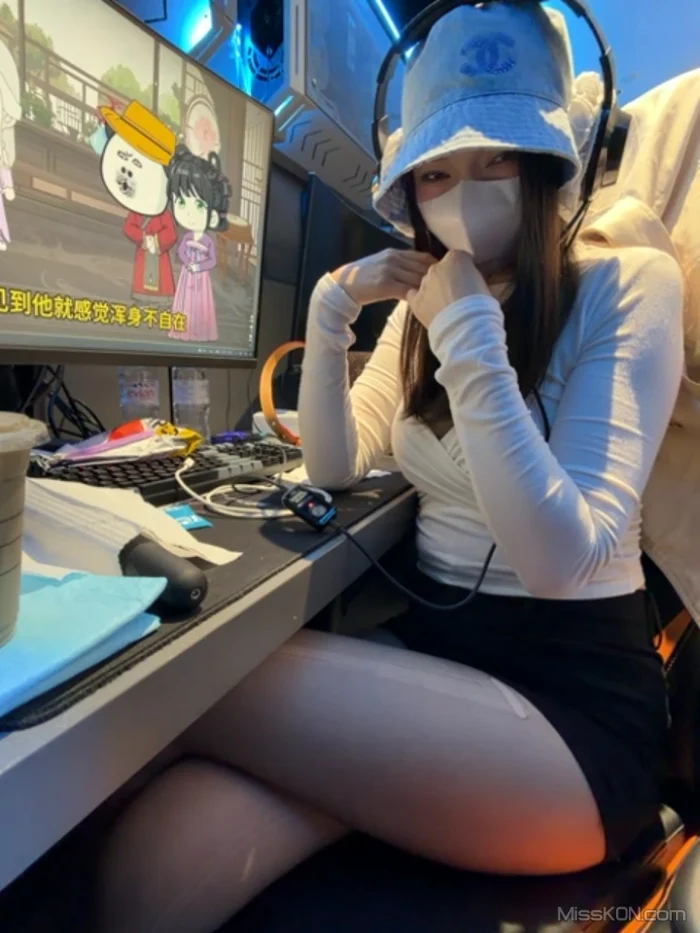 Lucky-cat88: 露出小美女 挑战公共场合露出 高尔夫球场 网吧 出租车 #05 (40 photos + 12 videos) – Page 2