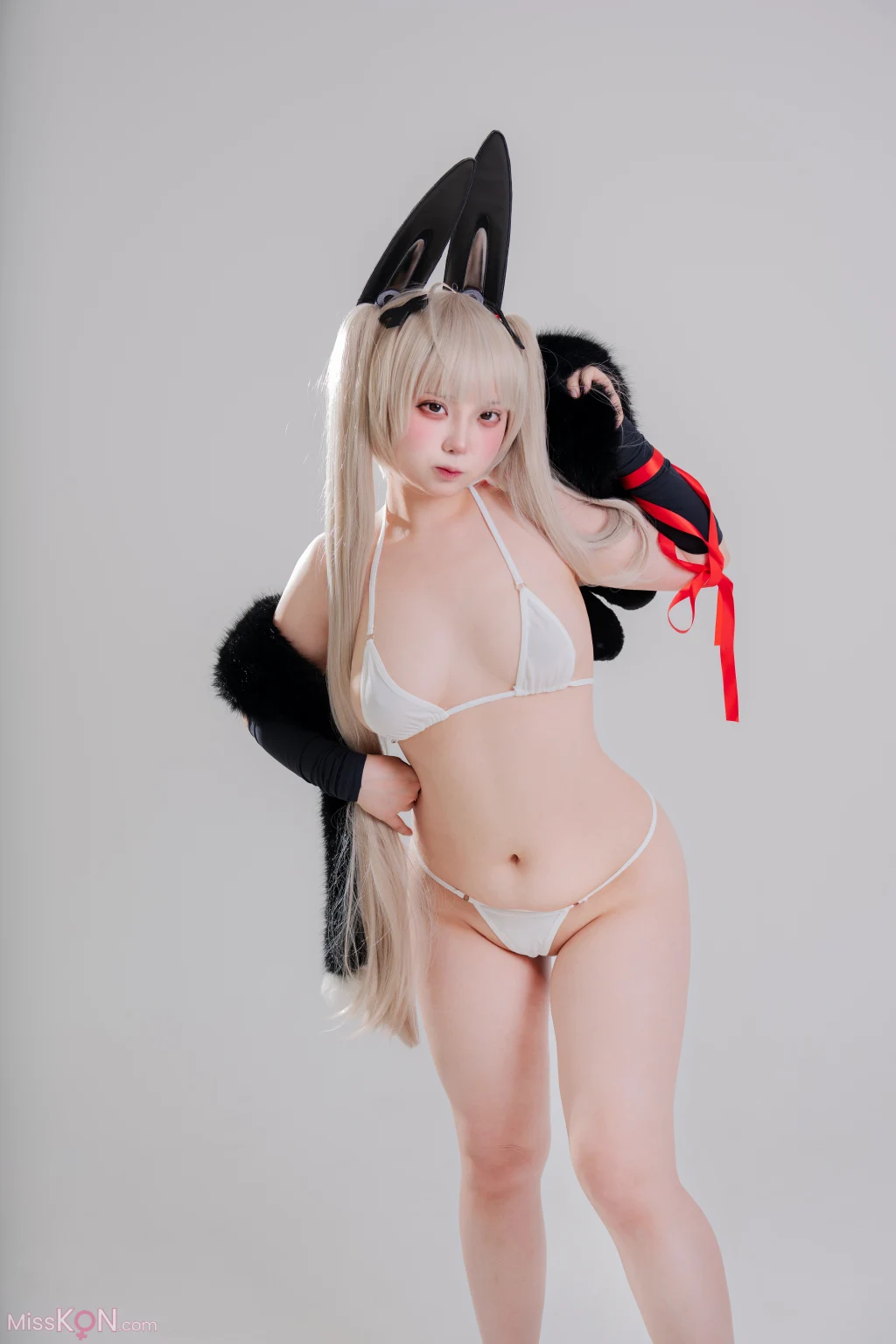 Coser@Hamumang: Bunny Formidable (Azur Lane) (28 photos)