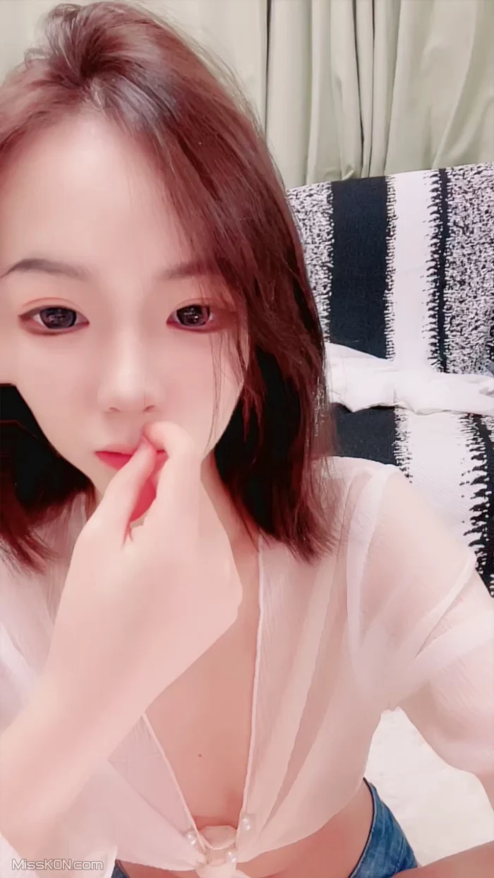 顾只只(苏晴): 甜御完美结合的喷水姬女神视频合集 #01 (42 photos + 4 videos)