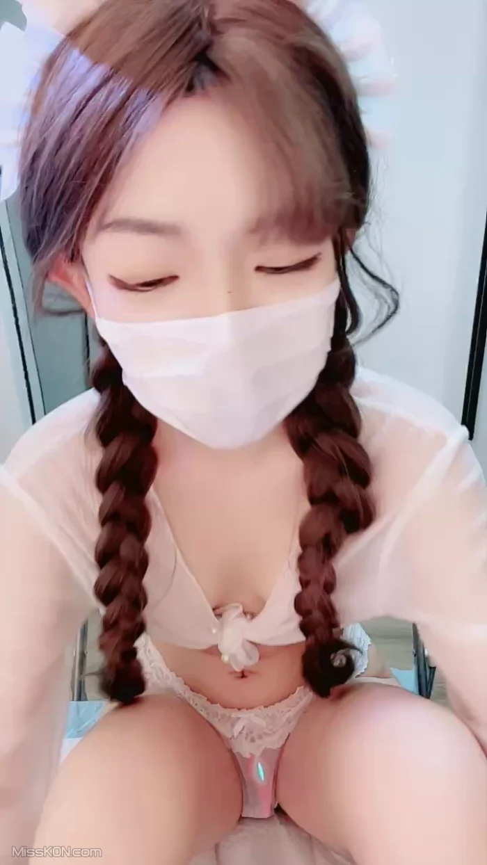 顾只只(苏晴): 甜御完美结合的喷水姬女神视频合集 #01 (42 photos + 4 videos) – Page 2