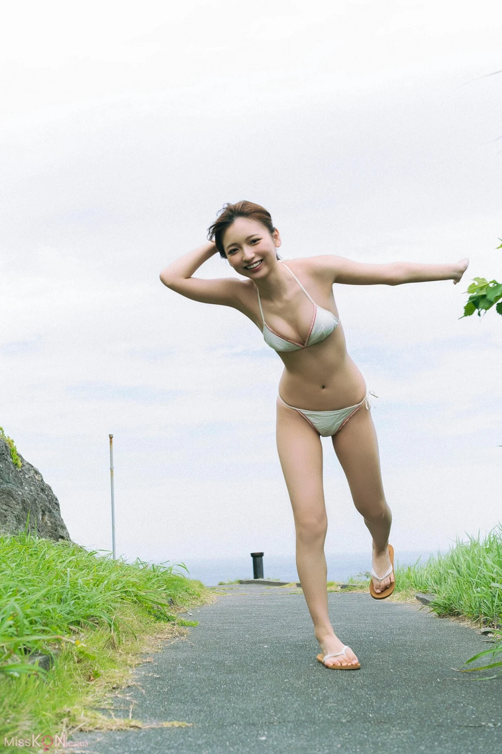 [JP] Runa Ichinose (一ノ瀬瑠菜): FLASHデジタル写真集 あの夏を忘れない (85 photos) – Page 2