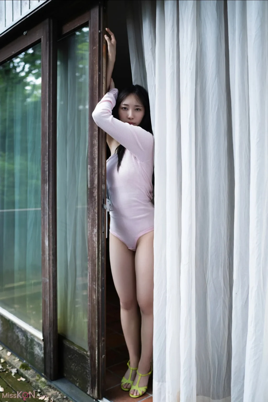 [JP] Tani Noa (谷乃愛): FRIDAYデジタル写真集 雨恋 Vol.1 (43 photos) – Page 2