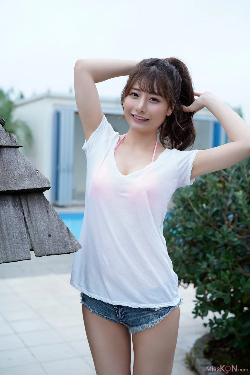 [JP] Yuka Suzuki (鈴木優香): FLASHデジタル写真集 スキャンダルFカップ Vol.1 (130 photos)