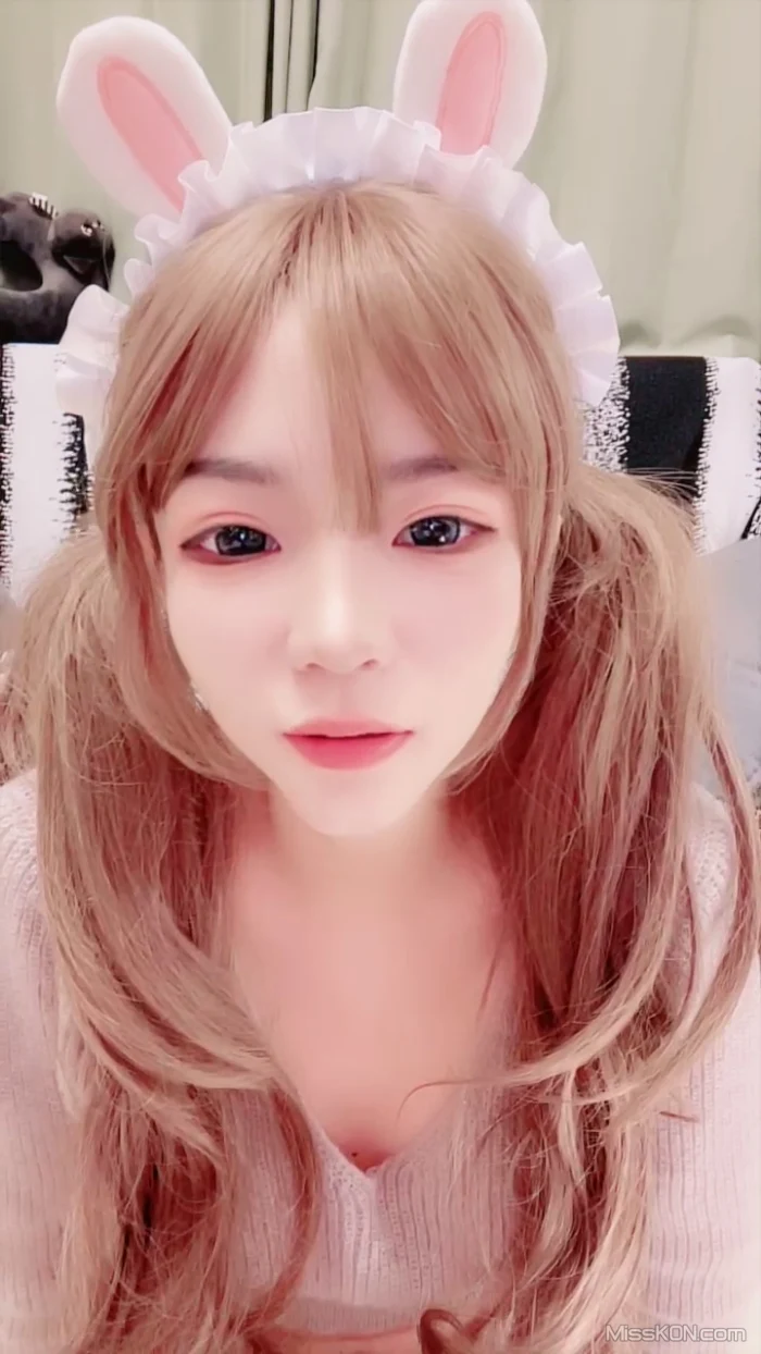 顾只只(苏晴): 甜御完美结合的喷水姬女神视频合集 #02 (47 photos + 3 videos)