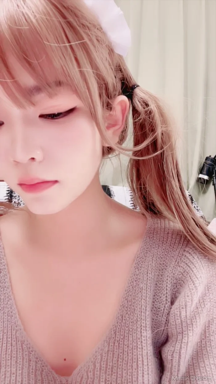 顾只只(苏晴): 甜御完美结合的喷水姬女神视频合集 #02 (47 photos + 3 videos)
