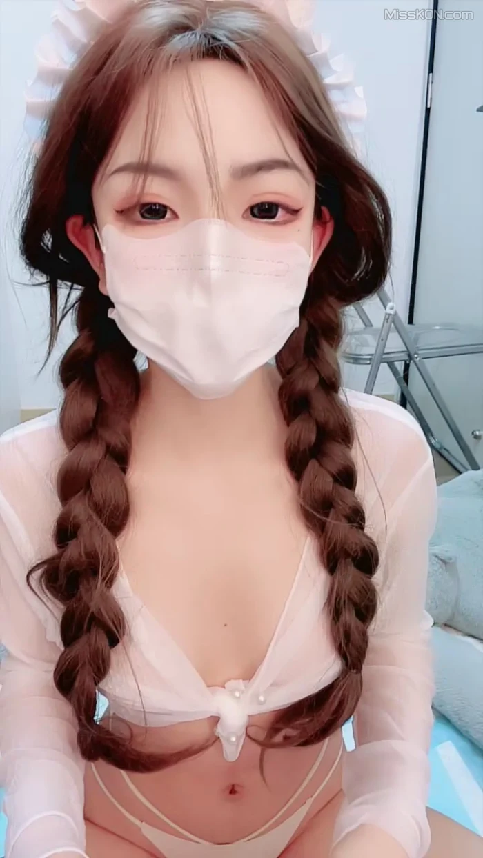 顾只只(苏晴): 甜御完美结合的喷水姬女神视频合集 #03 (44 photos + 5 videos)