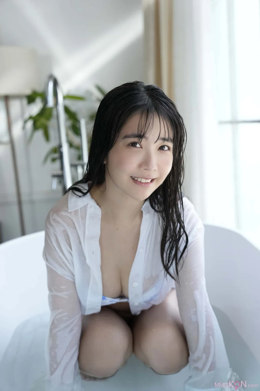 [JP] Amau Kisumi (天羽希純): デジタル写真集 濡羽色のテンプテーション (デジタルブルグラ) (37 photos) – Page 3