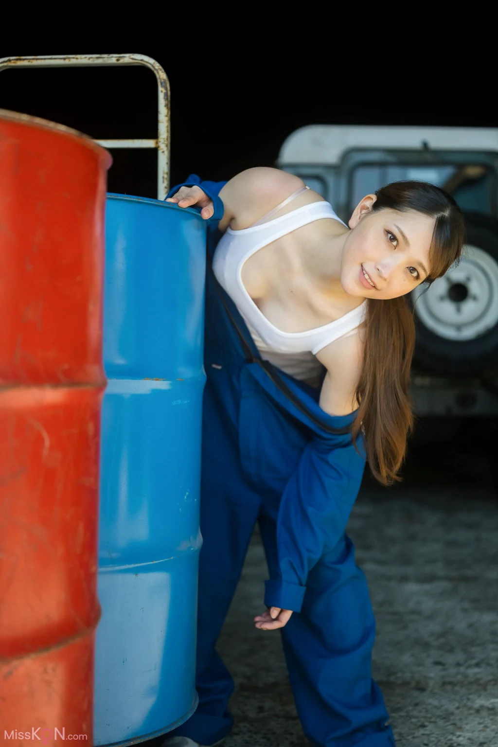 [JP] あまつまりな:「ツナギを脱いだら」SPA！デジタル写真集 (SPA！BOOKS) (60 photos)