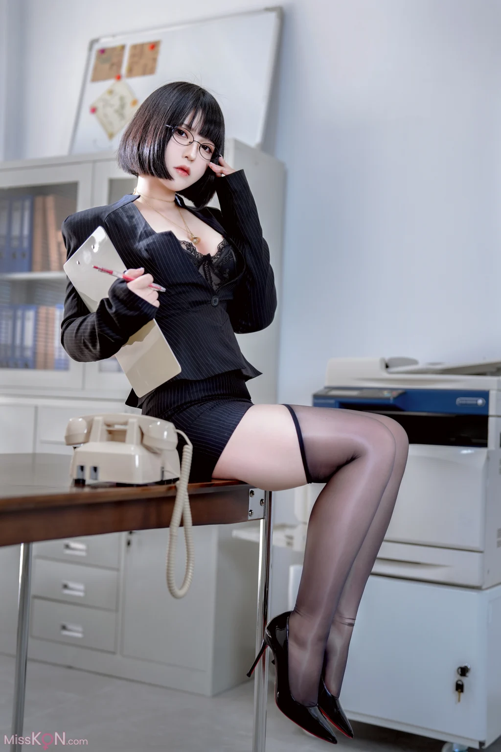 Coser@半半子: 上司様 Vol.03 (56 photos + 7 videos) – Page 2