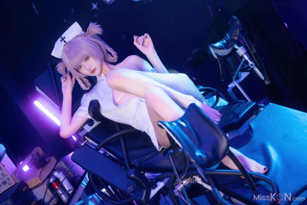 Coser@柒柒要乖哦: 彻夜之歌 护士服小荠 (100 photos)