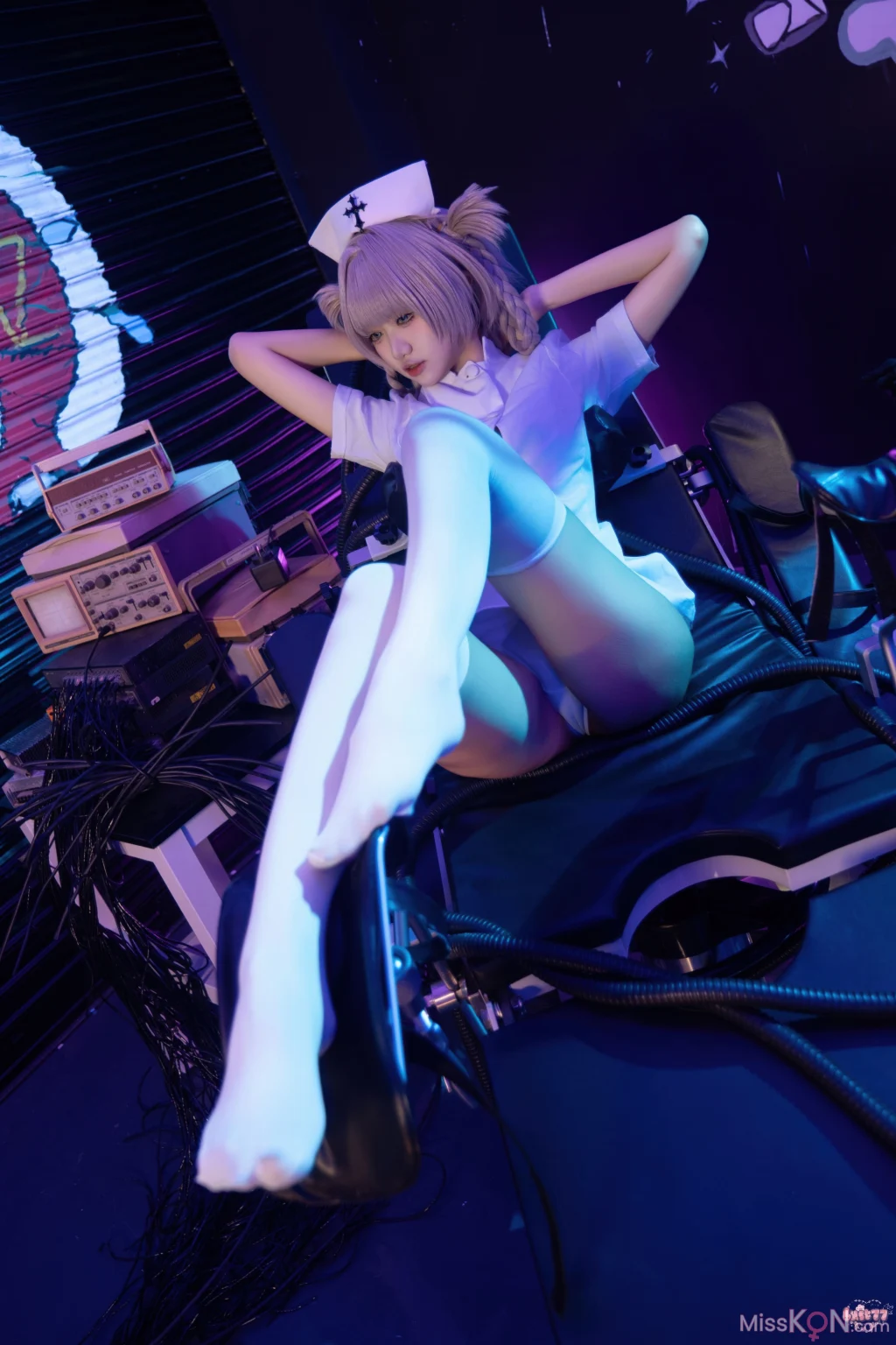 Coser@柒柒要乖哦: 彻夜之歌 护士服小荠 (100 photos) – Page 2
