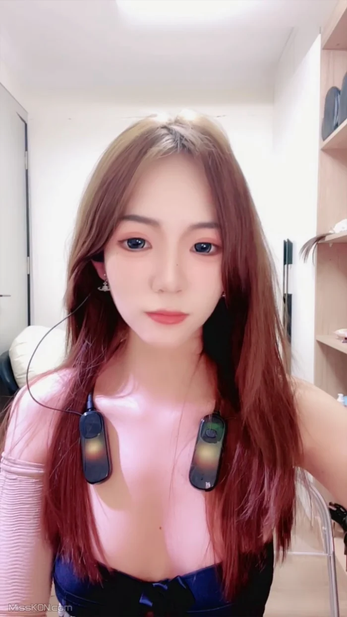 顾只只(苏晴): 甜御完美结合的喷水姬女神视频合集 #05 (48 photos + 5 videos)