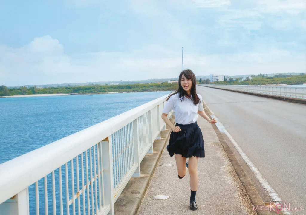 [JP] Haruka Kaki (賀喜遥香): 乃木坂46賀喜遥香 1st写真集 まっさら v4 (134 photos)