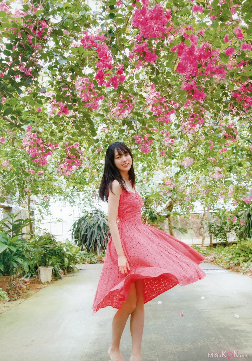 [JP] Haruka Kaki (賀喜遥香): 乃木坂46賀喜遥香 1st写真集 まっさら v4 (134 photos) – Page 3