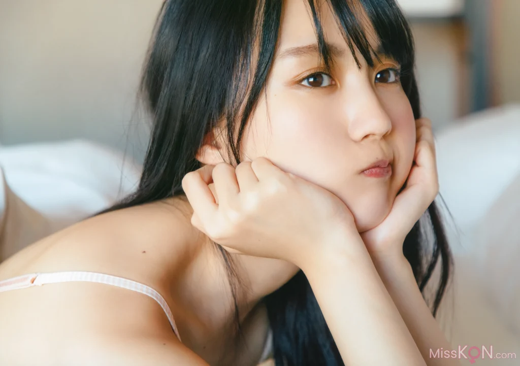 [JP] Haruka Kaki (賀喜遥香): 乃木坂46賀喜遥香 1st写真集 まっさら v4 (134 photos) – Page 4