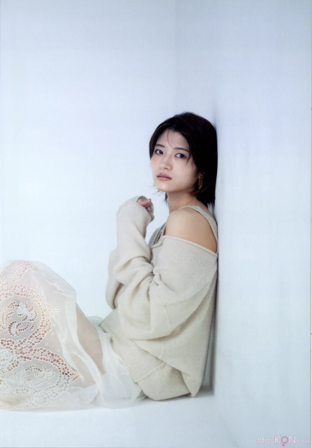 [JP] Yumi Wakatsuki (若月佑美): 履きなれない靴を履き潰すまで (132 photos)