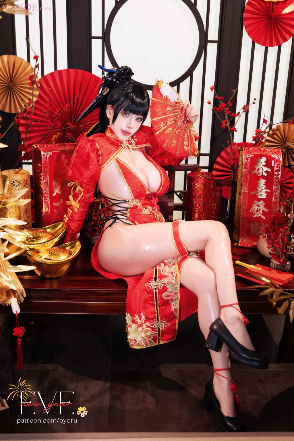 Coser@Byoru: Eve New Year Qipao (62 photos + 19 videos)