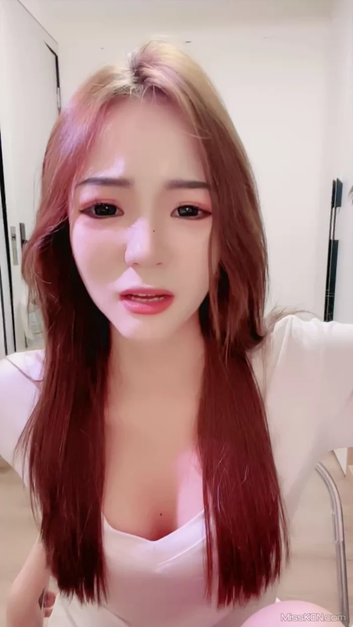 顾只只(苏晴): 甜御完美结合的喷水姬女神视频合集 #06 (48 photos + 4 videos)