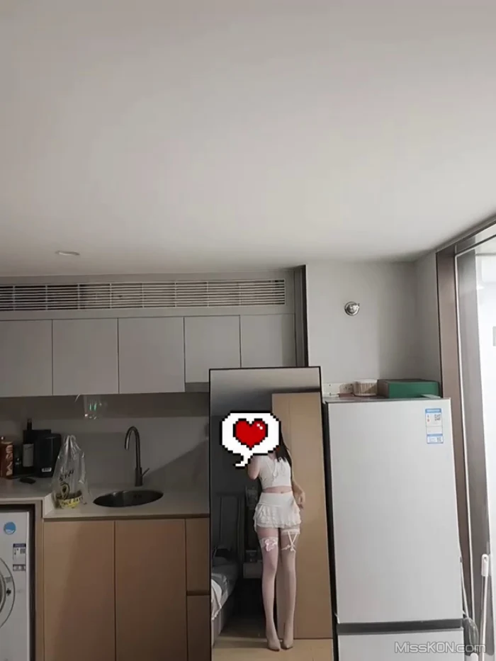 李安菲: 顶级泄密 2026.01.29 轻松拿下拜金小姐姐 (34 photos + 8 videos)