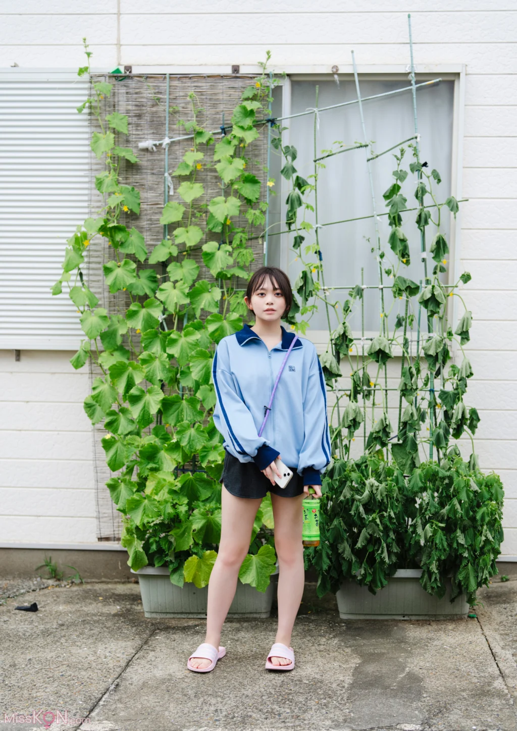 [JP] Mai Horai (蓬莱舞): BRODYデジタル写真集 「アイデン＆ティティ」 (84 photos) – Page 2