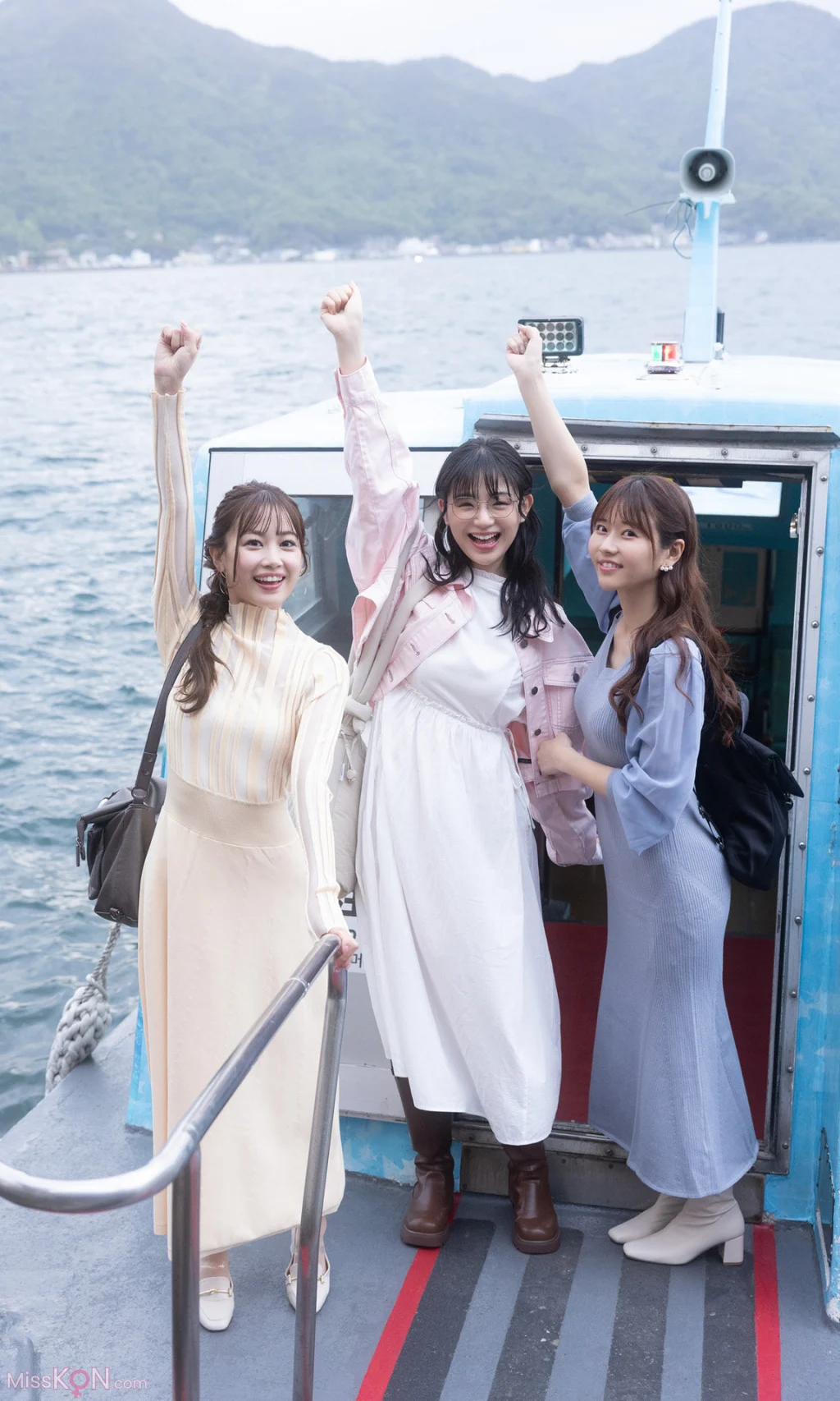 [JP] Kasumi Hasegawa (長谷川かすみ) & Yui Ito (伊藤優衣) & Yuki Mizuhara (水原ゆき):【デジタル限定】『俺達のあざす。』写真集「会社の同僚3人と社員研修で温泉旅館に来た結果」 (週プレ PHOTO BOOK) (82 photos)