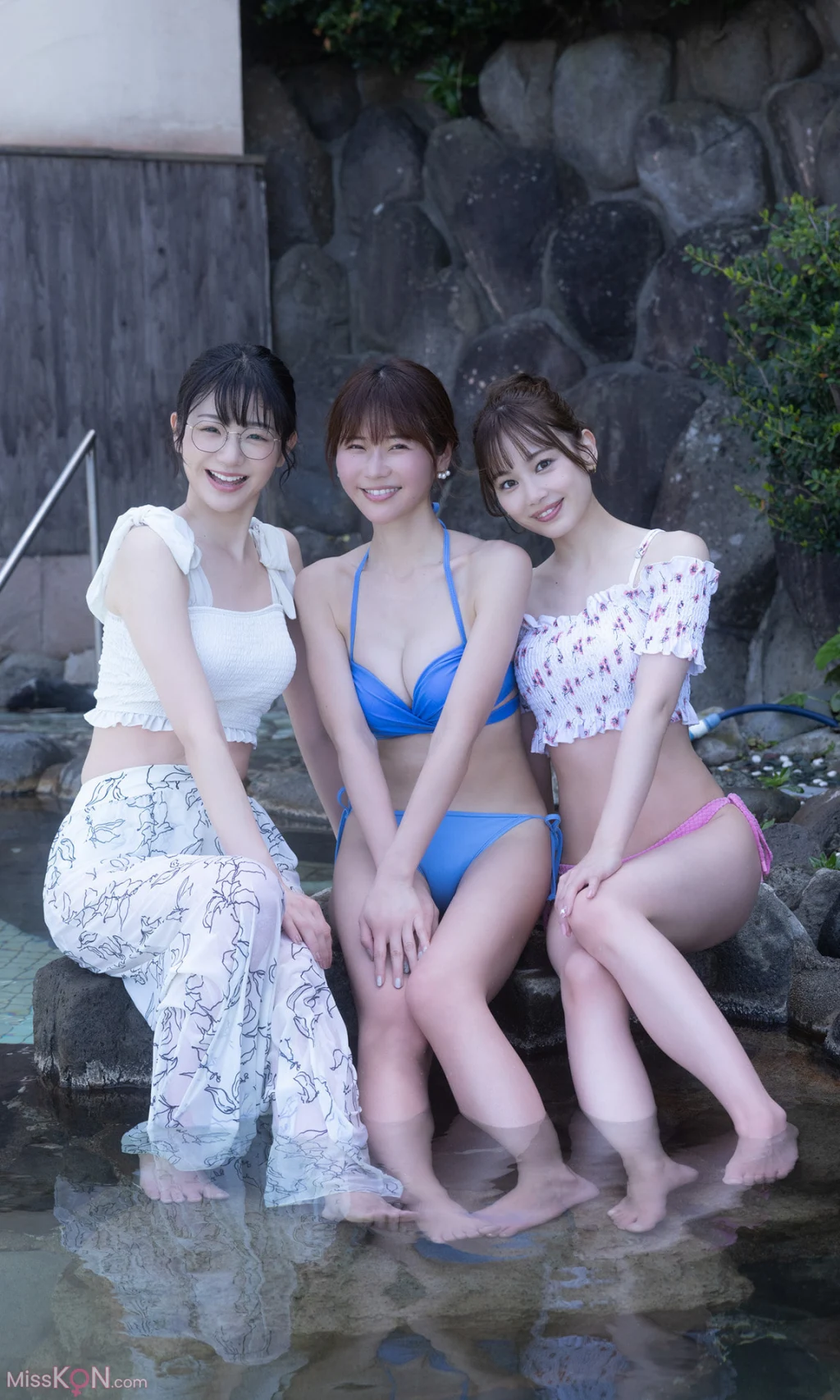 [JP] Kasumi Hasegawa (長谷川かすみ) & Yui Ito (伊藤優衣) & Yuki Mizuhara (水原ゆき):【デジタル限定】『俺達のあざす。』写真集「会社の同僚3人と社員研修で温泉旅館に来た結果」 (週プレ PHOTO BOOK) (82 photos) – Page 2