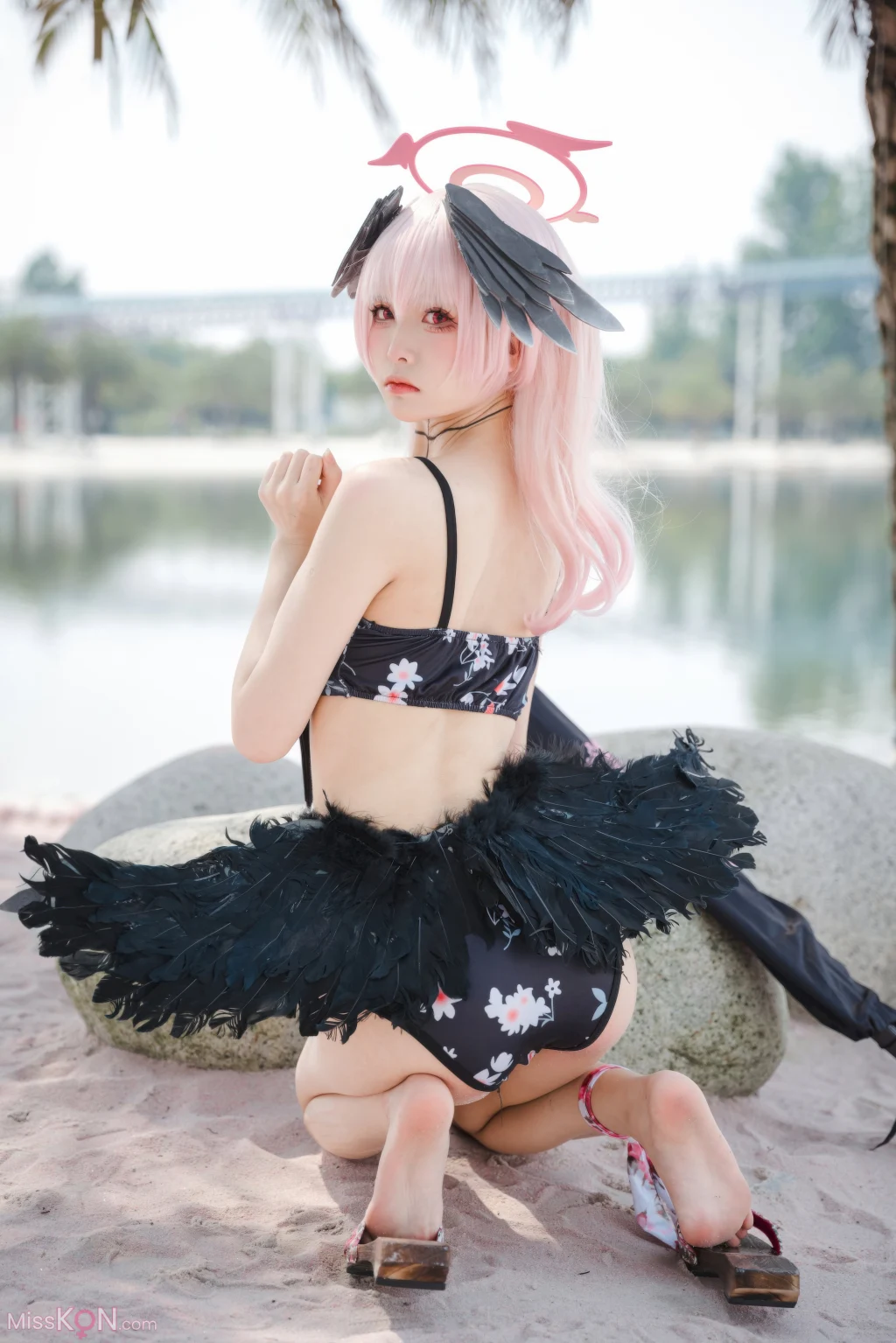 Coser@九柒喵: 碧蓝航线 小春泳装 (27 photos)