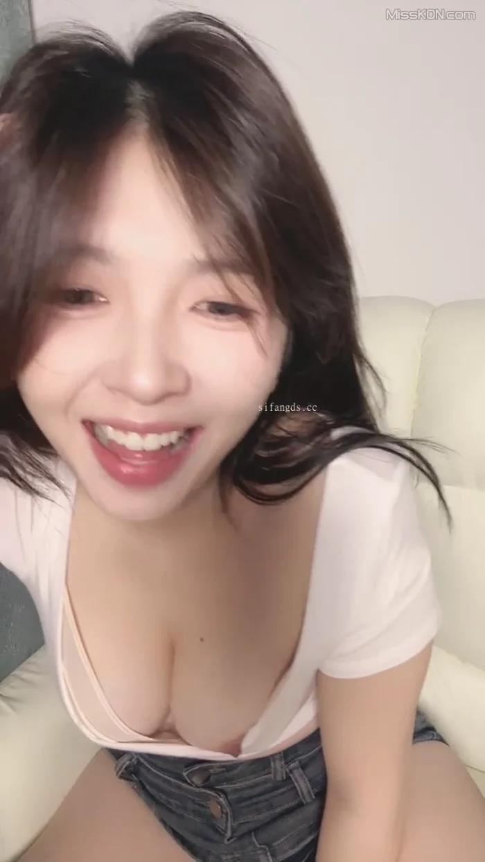 豆豆姐姐: 白月光女神 绝世容颜 全尺度私拍 (49 photos + 6 videos)