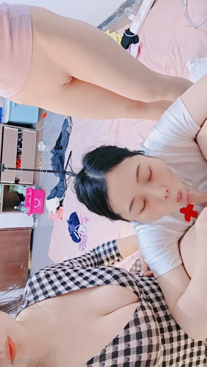 三个极品小姨子: 半糖女主播 白嫩巨乳来袭 三位天然美乳小姐姐的性福生活 #02 (49 photos + 4 videos) – Page 2