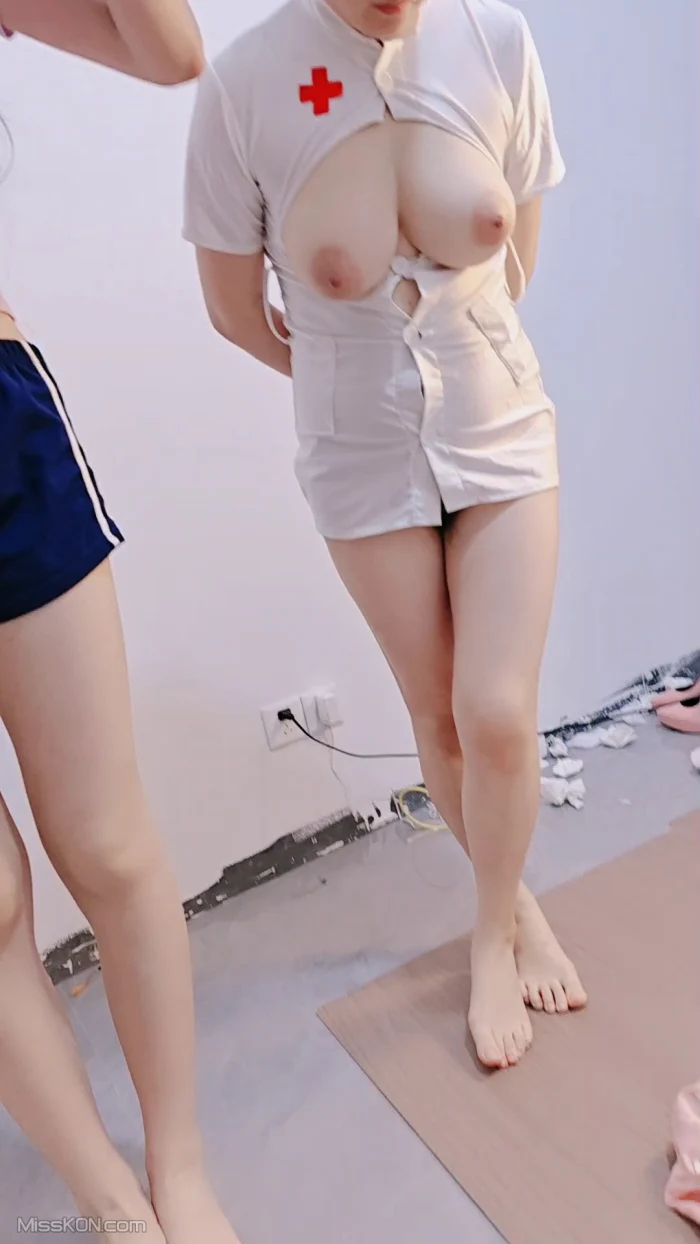 三个极品小姨子: 半糖女主播 白嫩巨乳来袭 三位天然美乳小姐姐的性福生活 #02 (49 photos + 4 videos) – Page 2