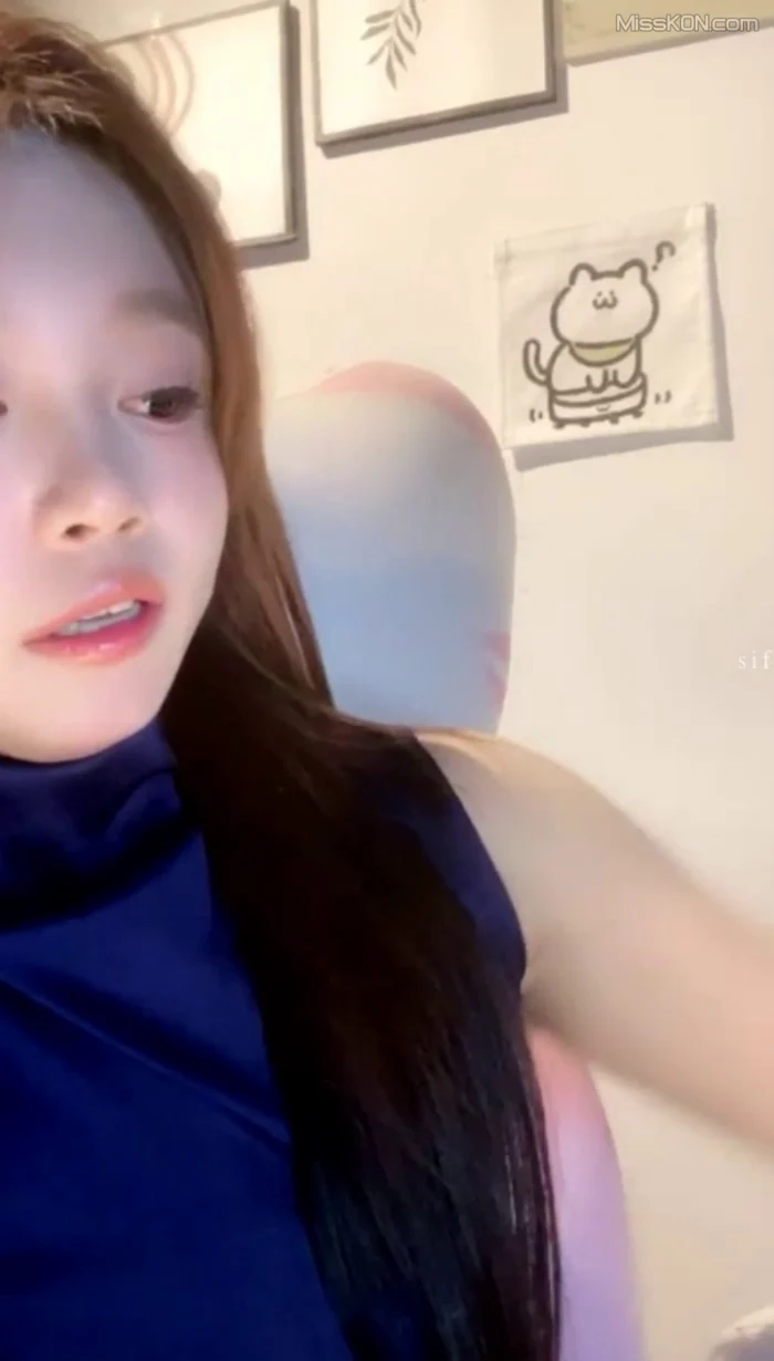 宝宝: 翘臀妹骚舞顶胯诱惑 (32 photos + 5 videos)