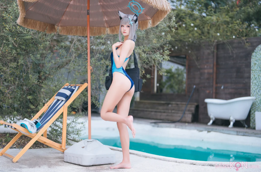 Coser@九柒喵: 蔚蓝档案 砂狼白子泳装 (34 photos) – Page 2