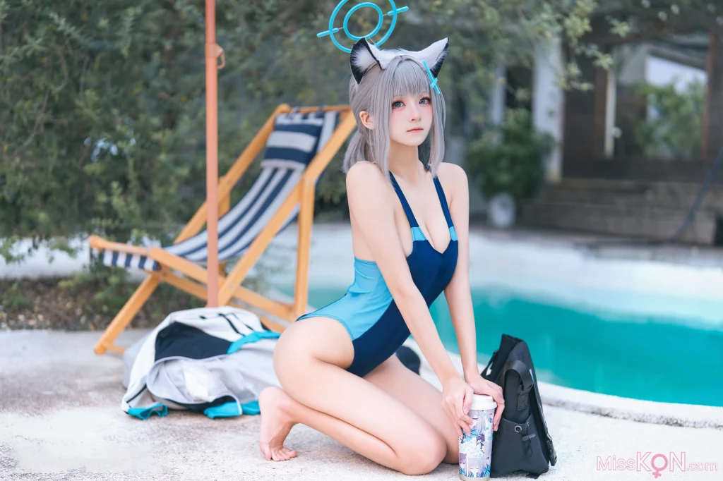 Coser@九柒喵: 蔚蓝档案 砂狼白子泳装 (34 photos) – Page 2