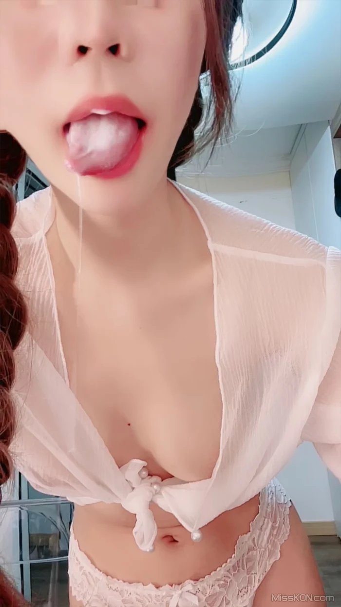 顾只只(苏晴): 甜御完美结合的喷水姬女神视频合集 #09 (28 photos + 3 videos) – Page 2