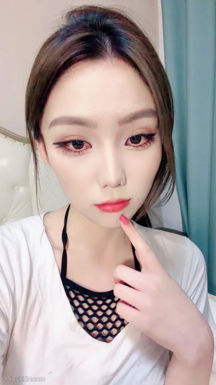 纯欲甜妹呀: 重磅推出SM女神 性调教秀 狂喷水 #01 (36 photos + 3 videos)