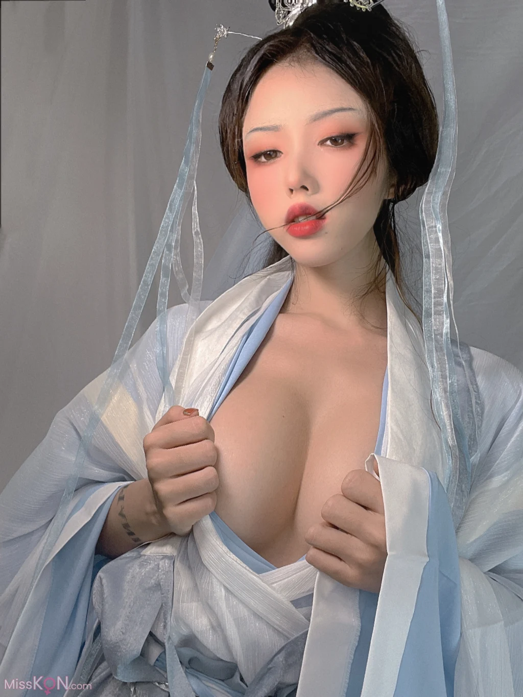 Coser@钛合金TiTi: 道姑 (24 photos)
