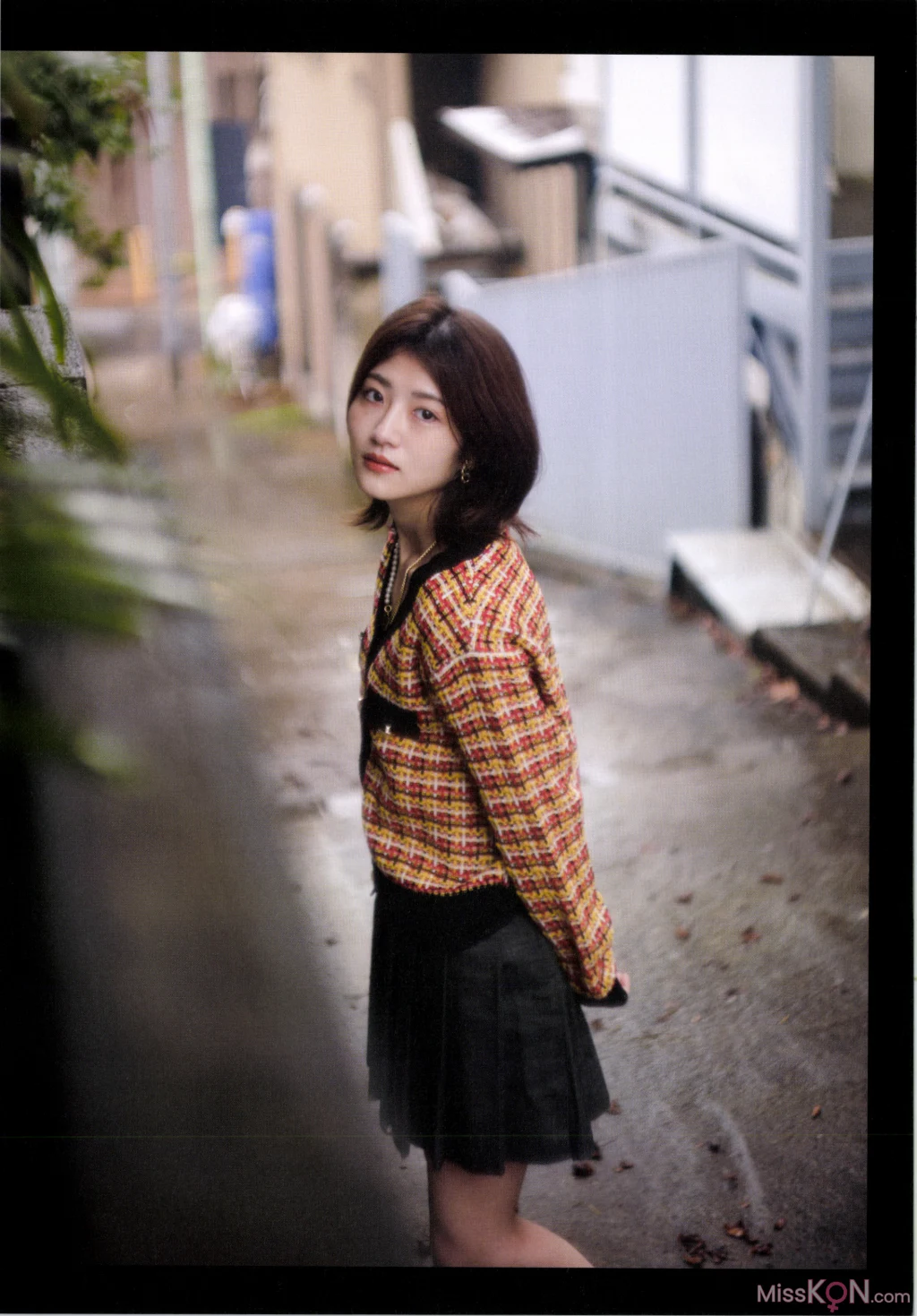[JP] Yumi Wakatsuki (若月佑美): 1stフォトエッセイ『履きなれない靴を履き潰すまで』 (132 photos) – Page 2
