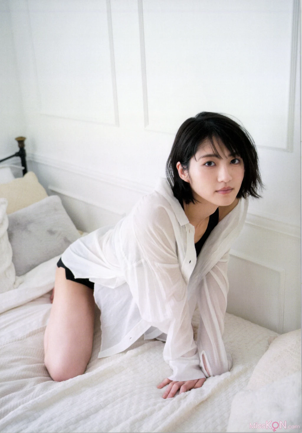 [JP] Yumi Wakatsuki (若月佑美): 1stフォトエッセイ『履きなれない靴を履き潰すまで』 (132 photos) – Page 2