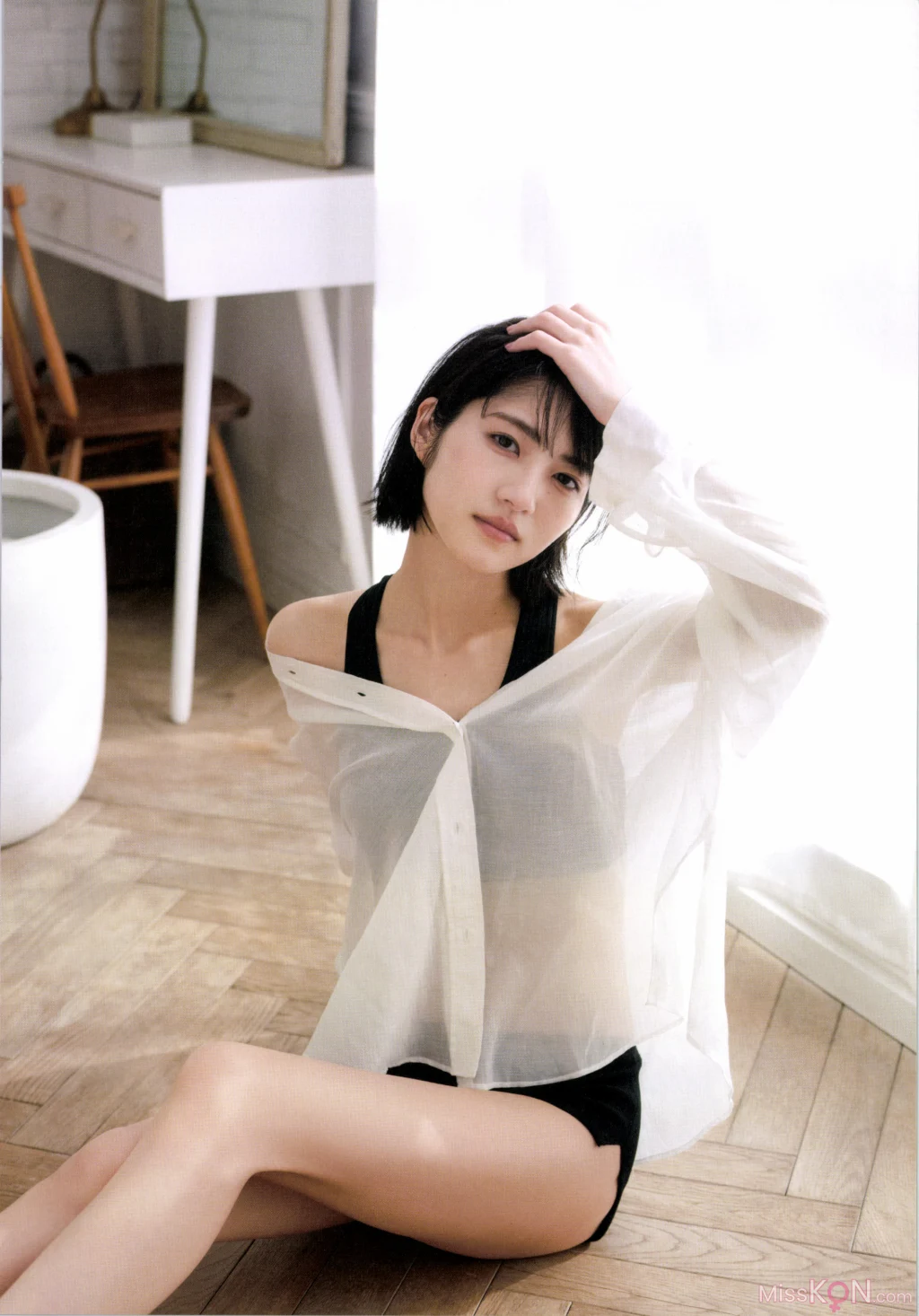 [JP] Yumi Wakatsuki (若月佑美): 1stフォトエッセイ『履きなれない靴を履き潰すまで』 (132 photos) – Page 2