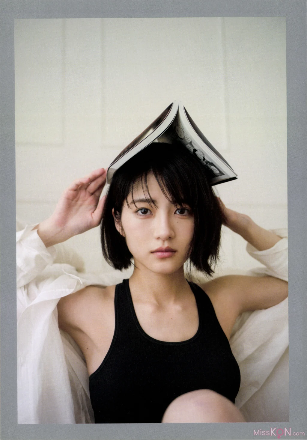 [JP] Yumi Wakatsuki (若月佑美): 1stフォトエッセイ『履きなれない靴を履き潰すまで』 (132 photos) – Page 2