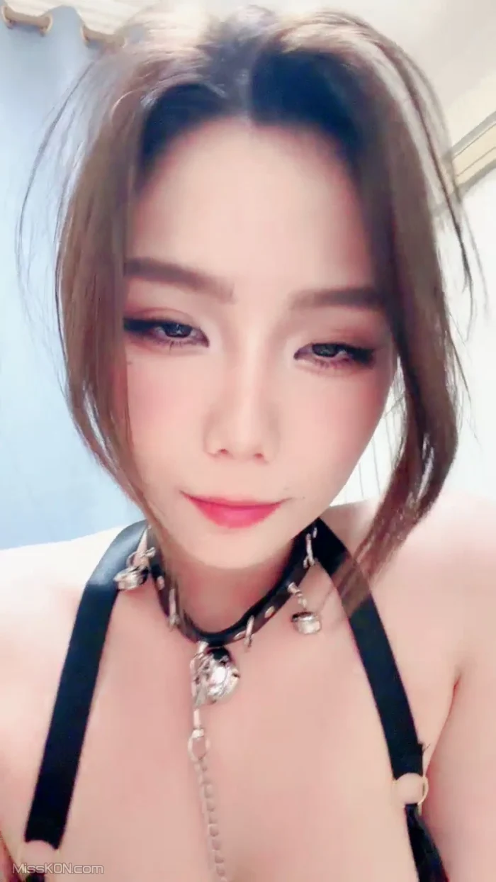 纯欲甜妹呀: 重磅推出SM女神 性调教秀 狂喷水 #02 (30 photos + 3 videos)